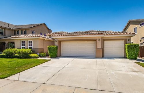 1439 Moonlight Dr, Beaumont, CA 92223-3306