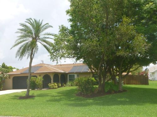 1647 Country Club Pkwy, Lehigh Acres, FL 33936-5357
