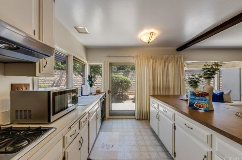 237 Valverde Ave, Brea CA  92821-5959 exterior