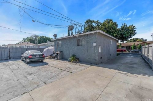 129 69th Way, Long Beach CA  90805-1237 exterior