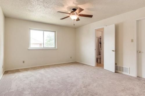 205 Meadow Ln, Denton TX  76207-7410 exterior