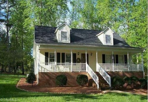 142 Hickory Dr, Farmington, NC 27028-4211