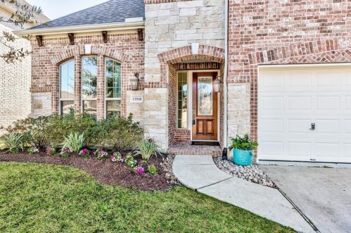 13510 Mooring Pointe Dr, Pearland, TX 77584-3707