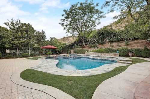 28968 Rock Canyon Dr, Santa Clarita CA  91390-5281 exterior
