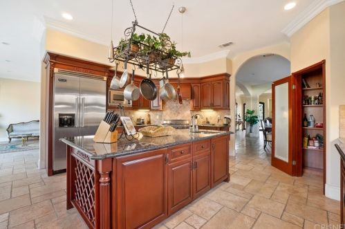 4946 Haskell Ave, Van Nuys CA 91436-1540 exterior