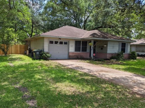 2411 Austin Ave, Pearland, TX 77581-3926