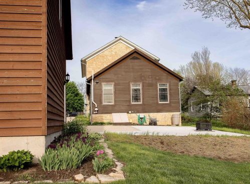 914 Bequette St, Dodgeville WI  53533-1112 exterior