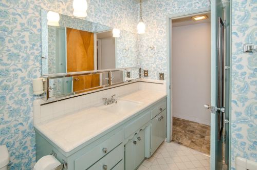 4 Casa Linda Dr, Woodland CA  95695-4612 exterior