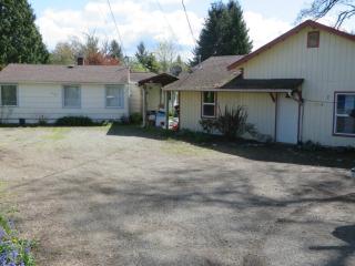 2102 Bay Rd, Olympia, WA 98506-3546