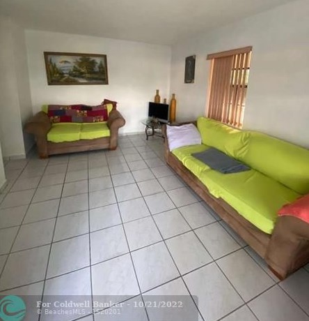 620 35th St, Hialeah, FL 33012-5129