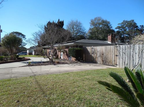 24 Magnolia Ave, Shalimar FL  32579-1110 exterior