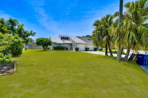 515 Quincy Ave, Fort Pierce, FL 34950-8164