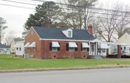 909 Academy St, Ahoskie, NC 27910-2205