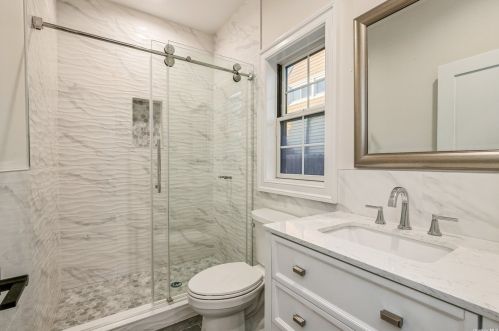 57 Bobwhite Ln, Hicksville NY  11801-4520 exterior