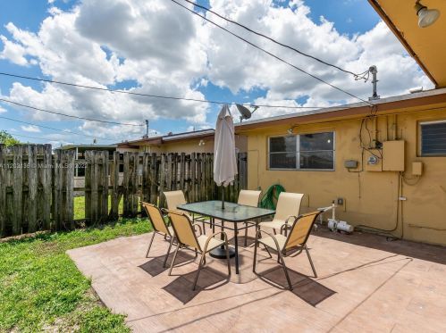 7891 11th St, Hollywood FL 33024-5148 exterior