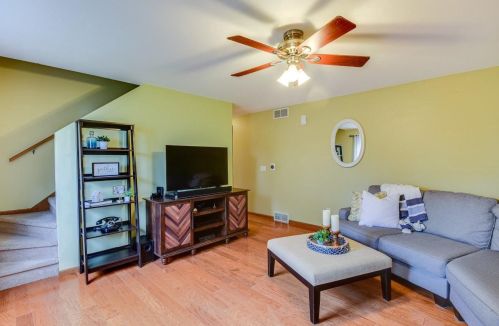 910 Thompson Dr, Madison, WI 53704-7868