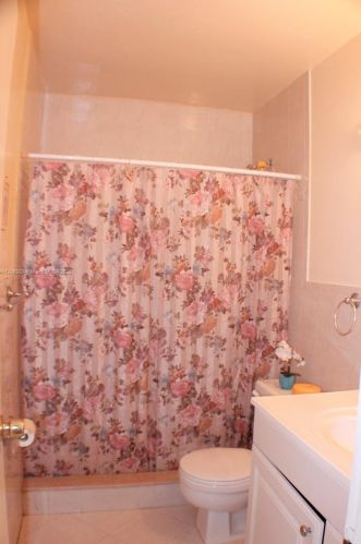 890 35th St, Hialeah FL  33013-3121 exterior