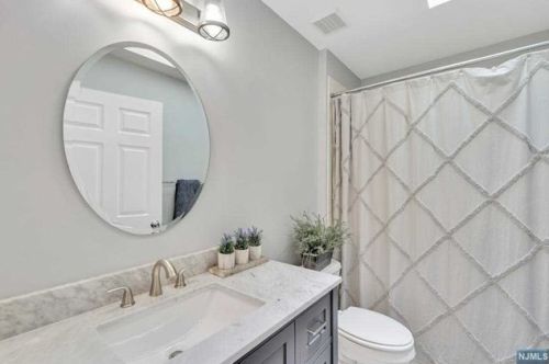 27 Skytop Rdg, Oakland NJ  07436-2355 exterior