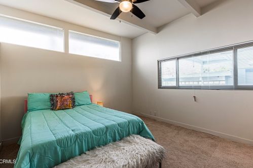 1815 Ridgewood Dr, Bakersfield CA 93306-3831 exterior