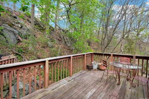 1 Intervale Ave, White Plains NY  10603-1708 exterior