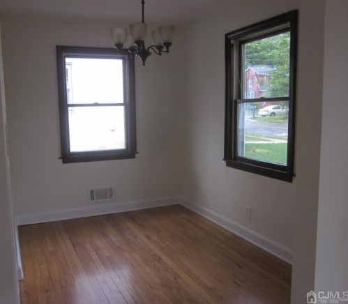 43 Kempson Pl, Metuchen NJ  08840-2507 exterior