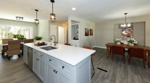 4445 Upham Ave, Milwaukee WI  53220-5122 exterior