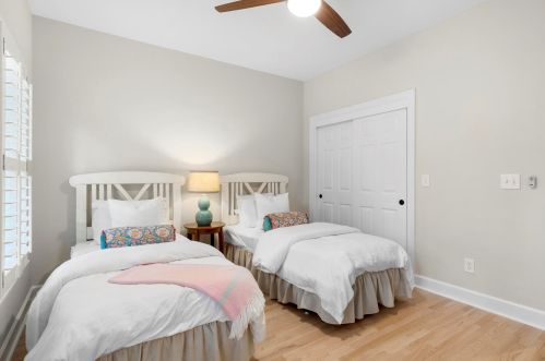 83 Wax Myrtle Ct, Johns Island SC  29455-5774 exterior