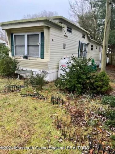 8 B Trl, Bricktown, NJ 08724-3549