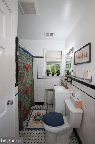 912 Hillwood Ave, Falls Church VA  22042-2421 exterior