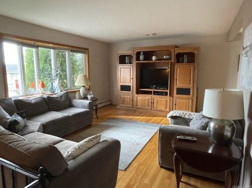 2 Frado Ct, Stony Point NY  10980-1004 exterior