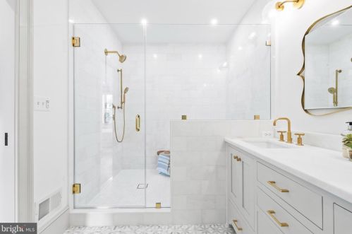 236 11th St, Washington DC  20002-6218 exterior