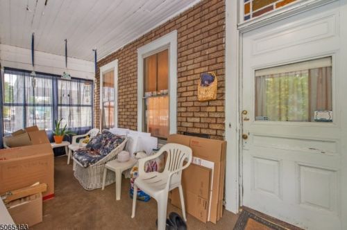 613 Thomas Blvd, East Orange, NJ 07017-1827