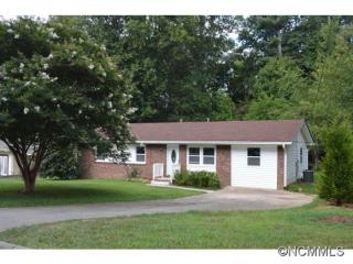 18 Springside Dr, Hendersonville, NC 28792-3029