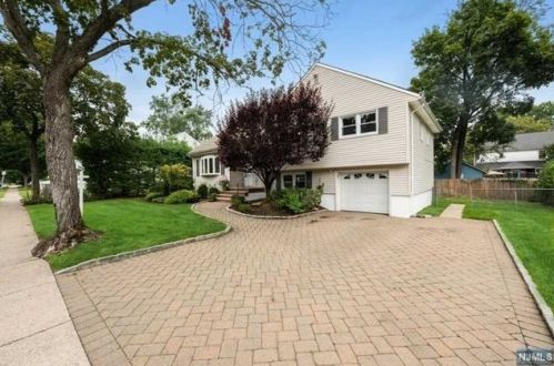 73 Howland Ave, Teaneck, NJ 07666-6052