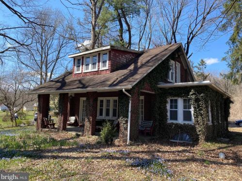 2680 Delaware Dr, Easton, PA 18042-9493