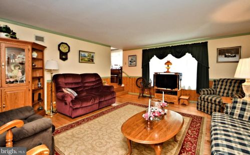 325 Lewis Rd, Limerick PA 19468-1510 exterior