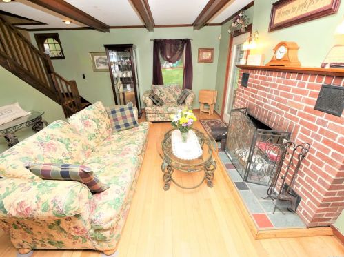 8 Old Rocky Point Rd, Miller Place NY  11764-2025 exterior