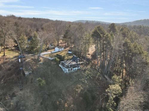 59 Lakeview Terrace Ext, Sandy Hook CT  06482-1467 exterior