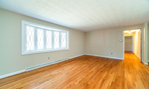 19 Country Way, North Haven, CT 06473-2415