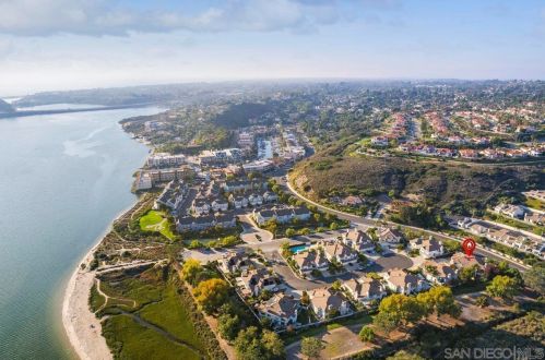 4712 Bryce Cir, Carlsbad CA  92008-4289 exterior