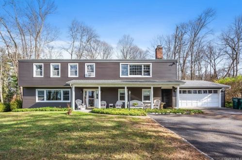 46 Truesdale Lake Dr, Lewisboro, NY 10590-1315