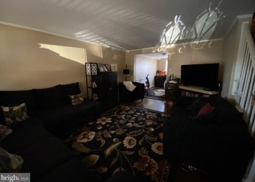 2216 Berryhill St, Harrisburg, PA 17104-2007