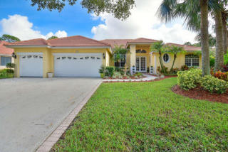 153 River Dr, Jupiter, FL 33458-3768