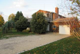 165 Greenwich St, Hither Plains, NY 11954-5098