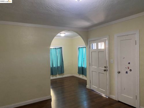 1741 101st Ave, Oakland CA  94603-3301 exterior