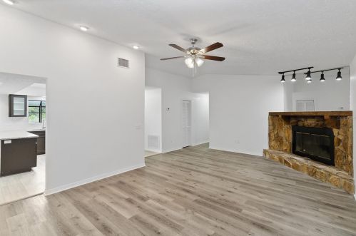 12769 Morris Bridge Rd, Thonotosassa FL  33592-2440 exterior