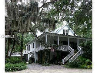 32 Lawrence St, Bluffton SC  29910-7020 exterior