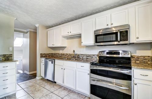 1967 Willow Run Rd, Darbydale OH  43123-1531 exterior