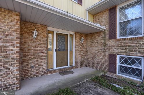 71 Woodland Ave, Swatara, PA 17033-2157