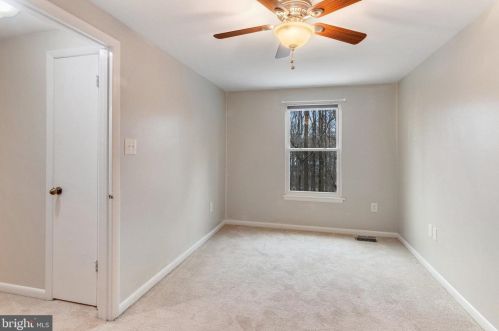 5483 Rector Dr, Woodbridge VA  22193-3703 exterior